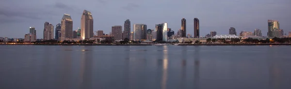 Avond valt op San Diego — Stockfoto