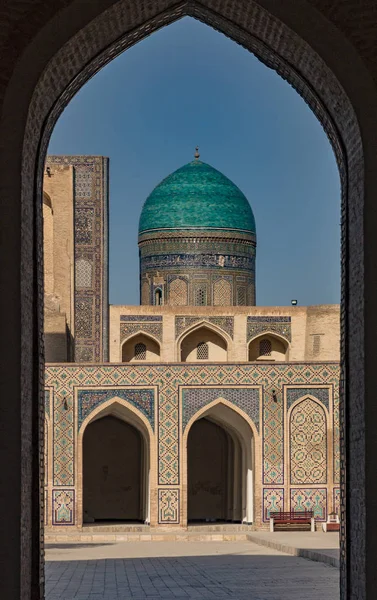 乌兹别克斯坦布哈拉的Madrassa — 图库照片