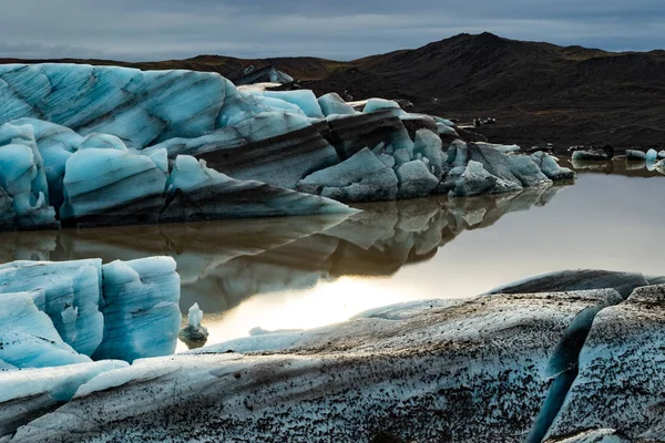 Pequeños icebergs en Islandia — Foto de Stock