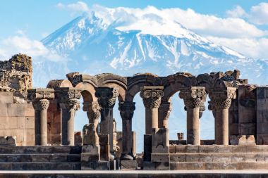 Erivan, Ermenistan 'daki Zvartnos tapınağının kalıntıları.