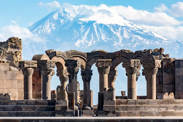 Ruínas do templo Zvartnos em Erevan, Armênia — Fotografia de Stock