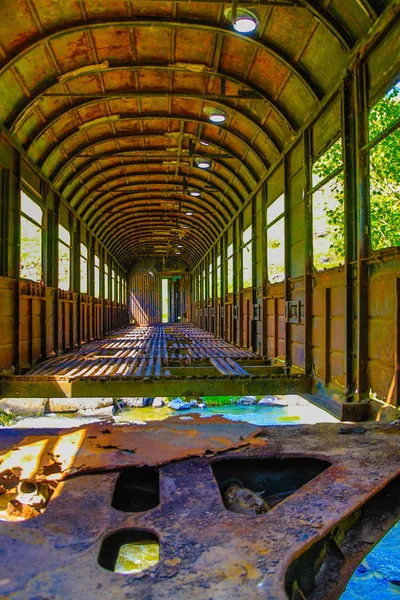 Railroad car used as bridge outside Kutasi, Georgia — Stock Photo, Image