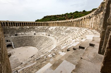 Aspendos stadyumda kalıntıları