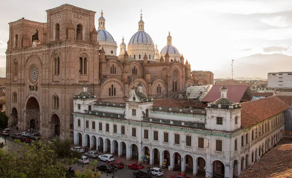 Огляд Новий собор Куенка, Еквадор — стокове фото