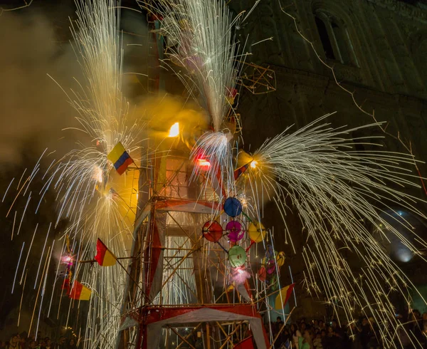 Castelo de fogos de artifício em Equador — Fotografia de Stock