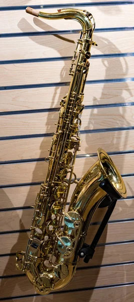 Saxofone em exibição — Fotografia de Stock