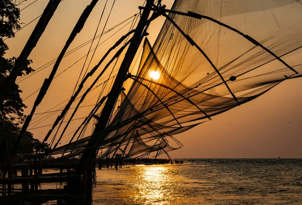 Fischernetze bei Sonnenuntergang ungenutzt — Stockfoto