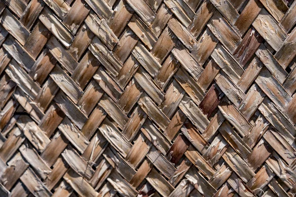 Achtergrondstructuur van geweven bamboe rieten dak — Stockfoto