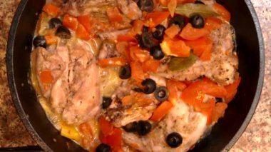 Tavşan Cacciatore Yemek Pişirme Fırın Görünümü Demir Pan döküm