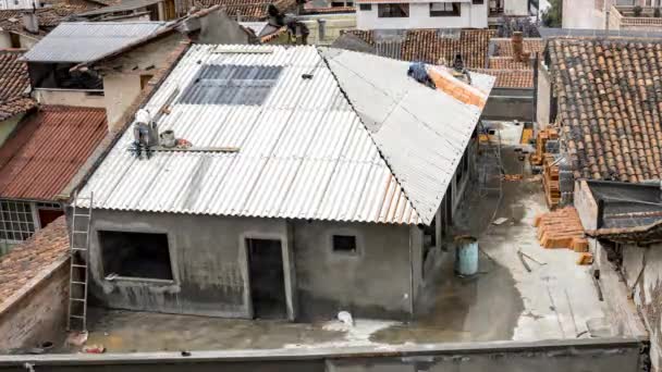 Cuenca, Ecuador - 2019-10-05 - Timelapse Construction - Roof Tiles Being Pladed — стокове відео