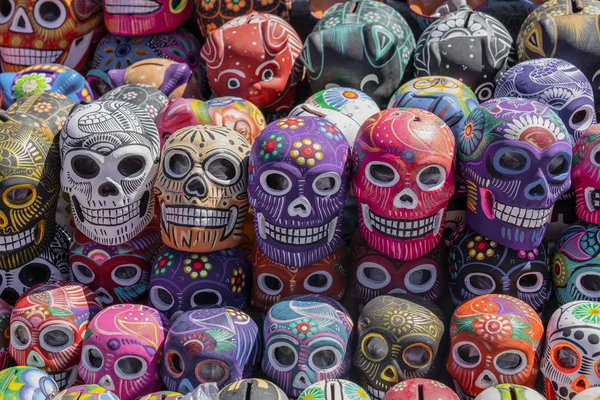 Oaxaca, México - 2019-11-16 - Maks for dia de los muertos displays — Foto de Stock