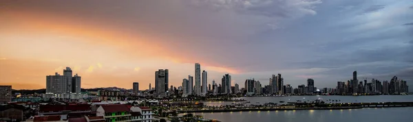 Panama City als zonsondergang — Stockfoto
