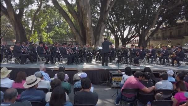 Oaxaca, Mexico - 2019-11-24 - Free concert in the park with zoom - with sound — Stock Video