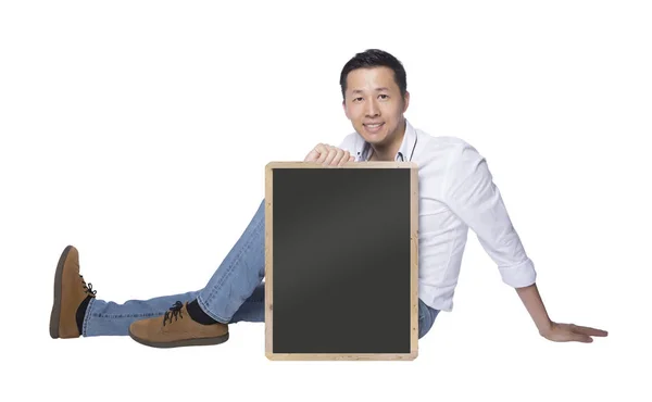 大きな黒板を見せる — ストック写真