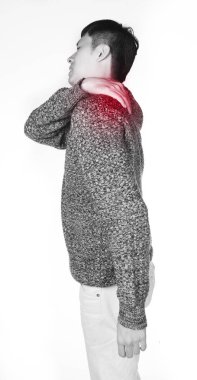 adam omuz ağrısı acı