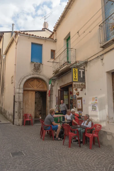 Castelcivita pequeño pueblo del sur de Italia . — Foto de Stock