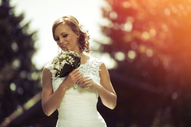 Güzel gelin saç çiçekli