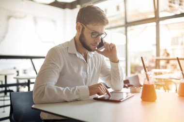 Restoranda garsonluk başarılı işadamı