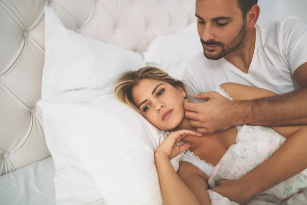 Crisi delle relazioni a letto — Foto Stock