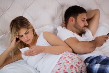 Çiftler teknoloji bağımlılığı ile ilgili sorunlar