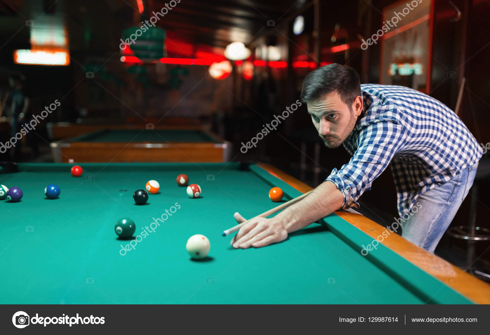 hand game tournament play playing plays played player billiard zero bet  players Stock Photo - Alamy