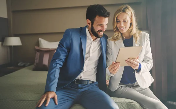 Business people on business trip together — Stock Photo, Image