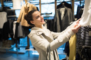 Kadın elbisesi satış alışveriş 