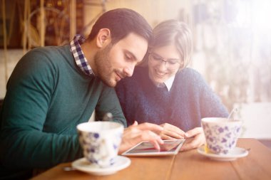 Aşk dating mutlu çift 