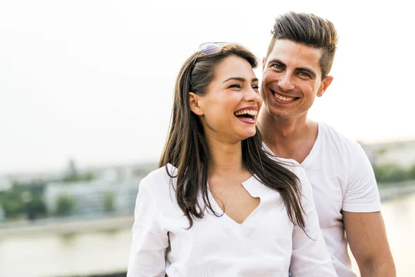 Young beautiful couple smiling — Stock Photo, Image