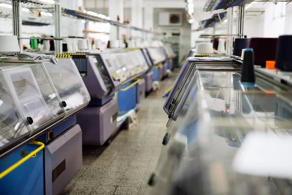 Máquinas de tejer computarizadas — Foto de Stock