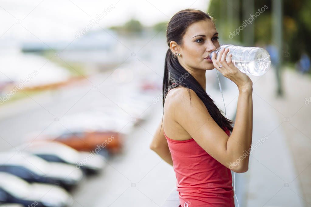 Staying hydrated while doing sports