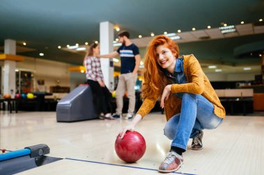 Bowling Club zevk arkadaş