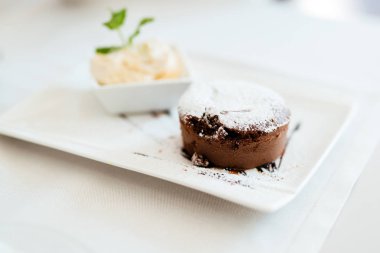 Güzel sufle ve dondurma