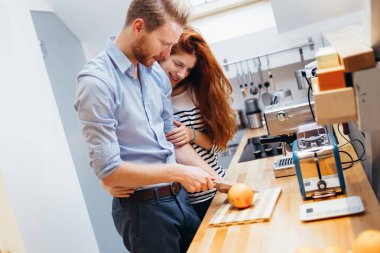 Taze organik meyve suyu yapım Çift 