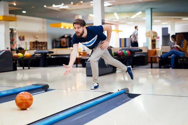 Bowling Club zevk arkadaş