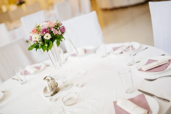 Decoração de casamento com flores — Fotografia de Stock