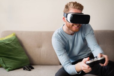 Yakışıklı adam zevk oyunlar ve vr