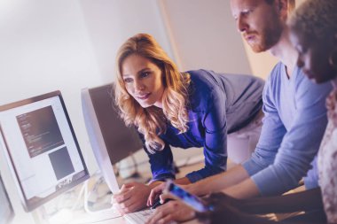 Şirkette işbirliği programcılar