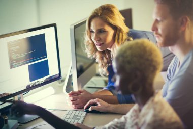 Bilgi teknolojisi şirketi işbirliği programcılar