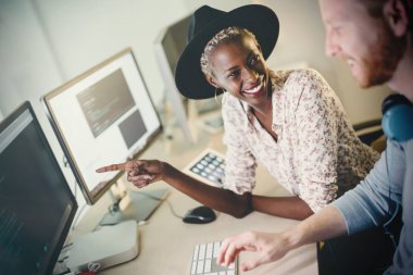 Bilgi teknolojisi şirketi işbirliği programcılar