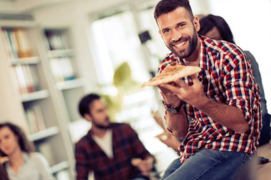 İş yerinizde şirket ofisleri kurumsal öğle yemeği molası