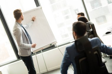 Modern ofis iş insanlar Konferansı