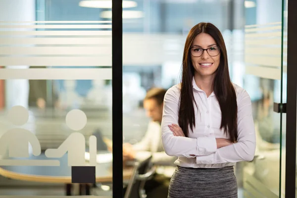 Businesswoman at workplace office — Stock Photo, Image