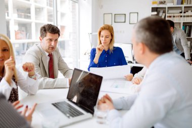 İş adamları ve planlama mimarlar