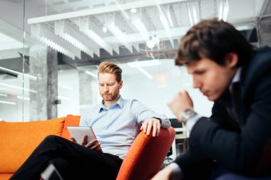 Aygıt vasıl arıyorum iş adamları