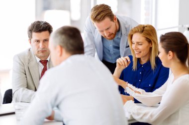 Ofiste işbirliği iş adamları