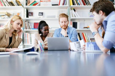 Ofiste işbirliği iş adamları