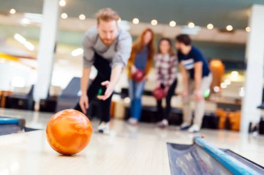 Bowling Club zevk arkadaş