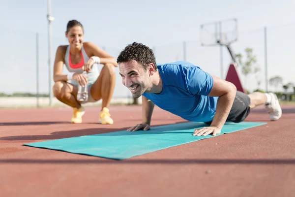 Healthy personal trainer — Stock Photo, Image