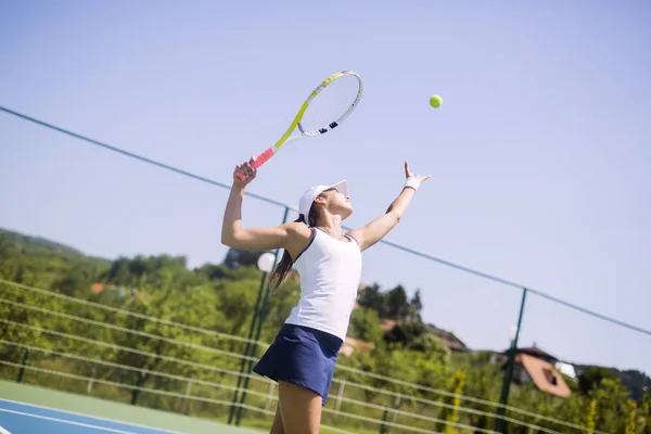 美しい女性のテニス選手 — ストック写真